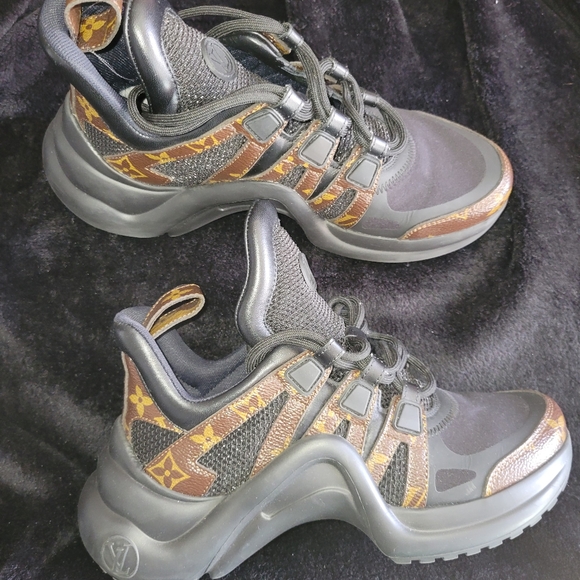 Louis Vuitton Archlight Sneaker - Picture 10 of 10